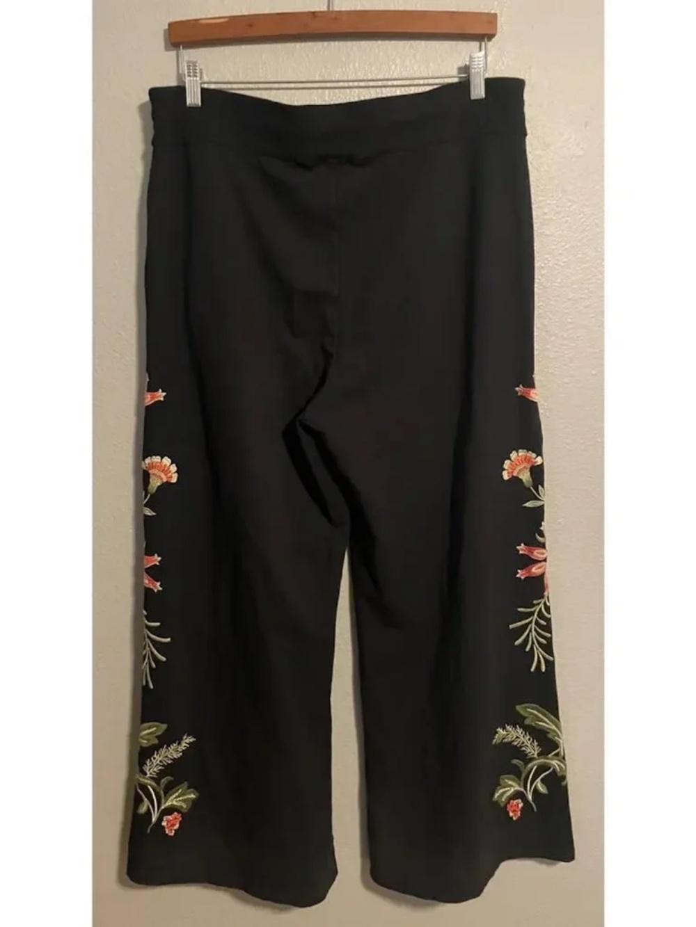 Beautiful JOHNNY WAS Embroidered Pants XL- RARE FIND!